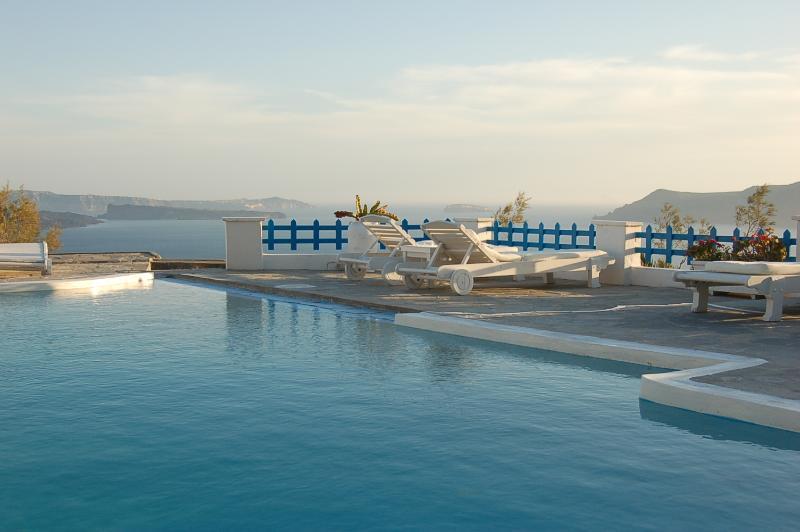Atlantida Villas Foinikiá Екстериор снимка